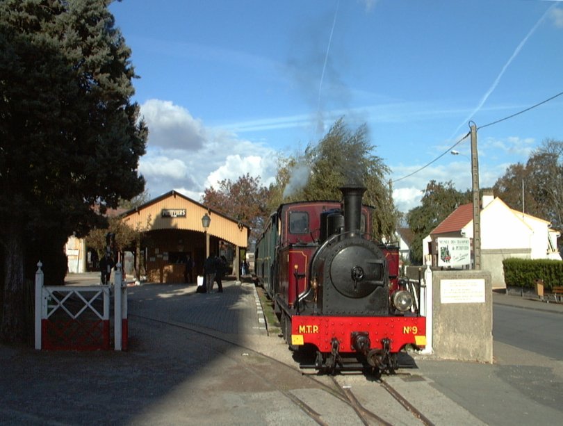 Pithiviers station Narrow Gauge railway Photo Gallery
