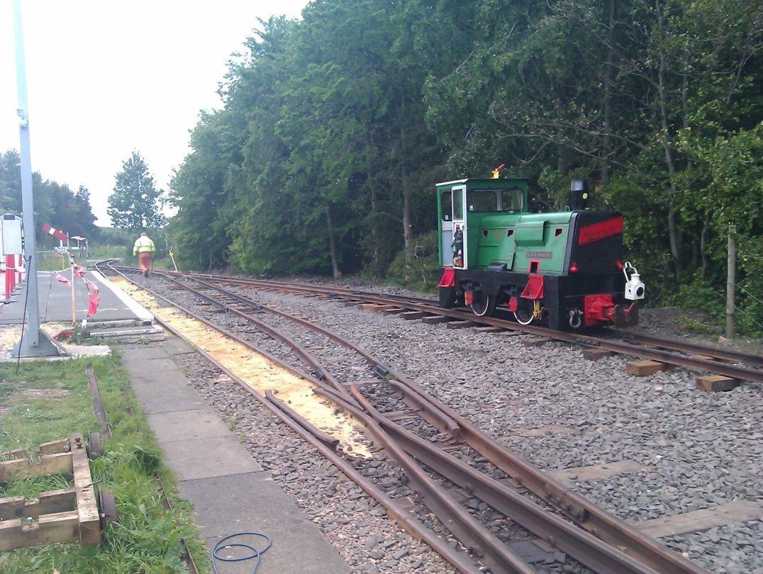 Hunslet in new Siding.