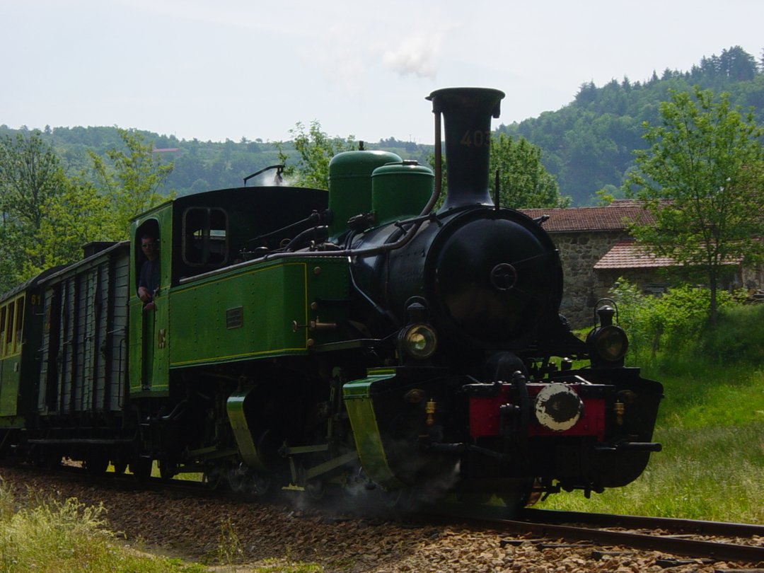 403 Approaching crossing at Bocieu le Roi