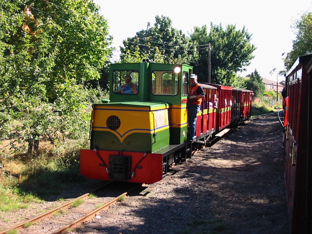 BEAUDESERT arriving at Leedon Loop