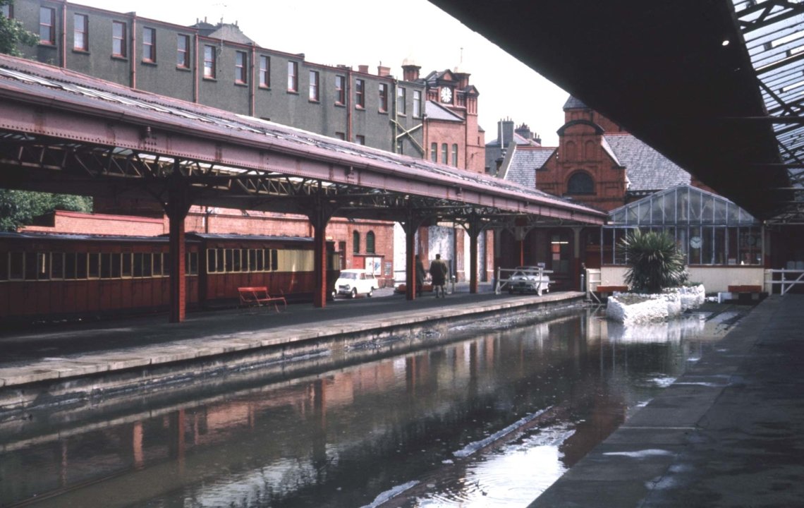 Douglas station