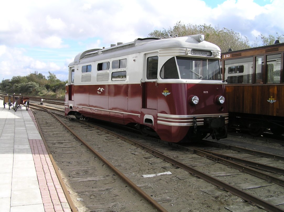 Diesel-electric locomotive MD1805, named Meeuw, at the RTM-Museum depot