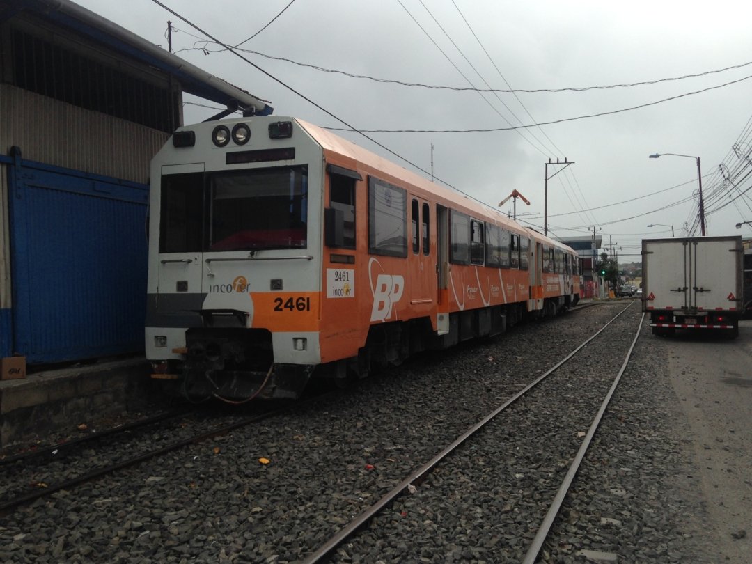 Ex FEVE Apollo set at Heredia station