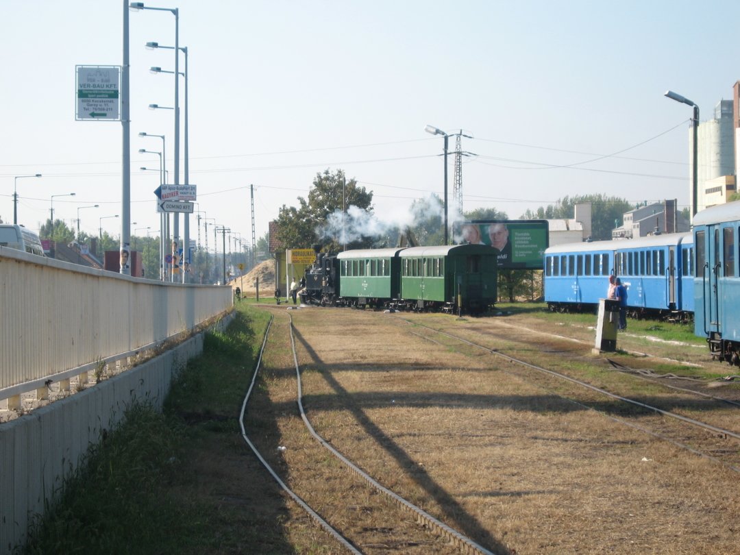 The engine gathering the carriages