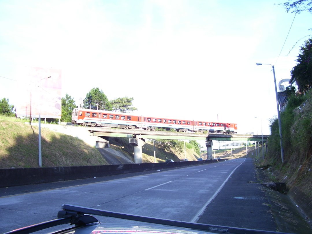 Ex FEVE Apollo set at Heredia station