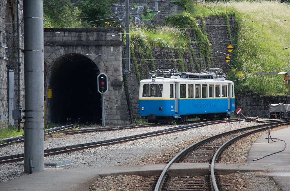 BHe 2/4 No. 204 at Montreaux