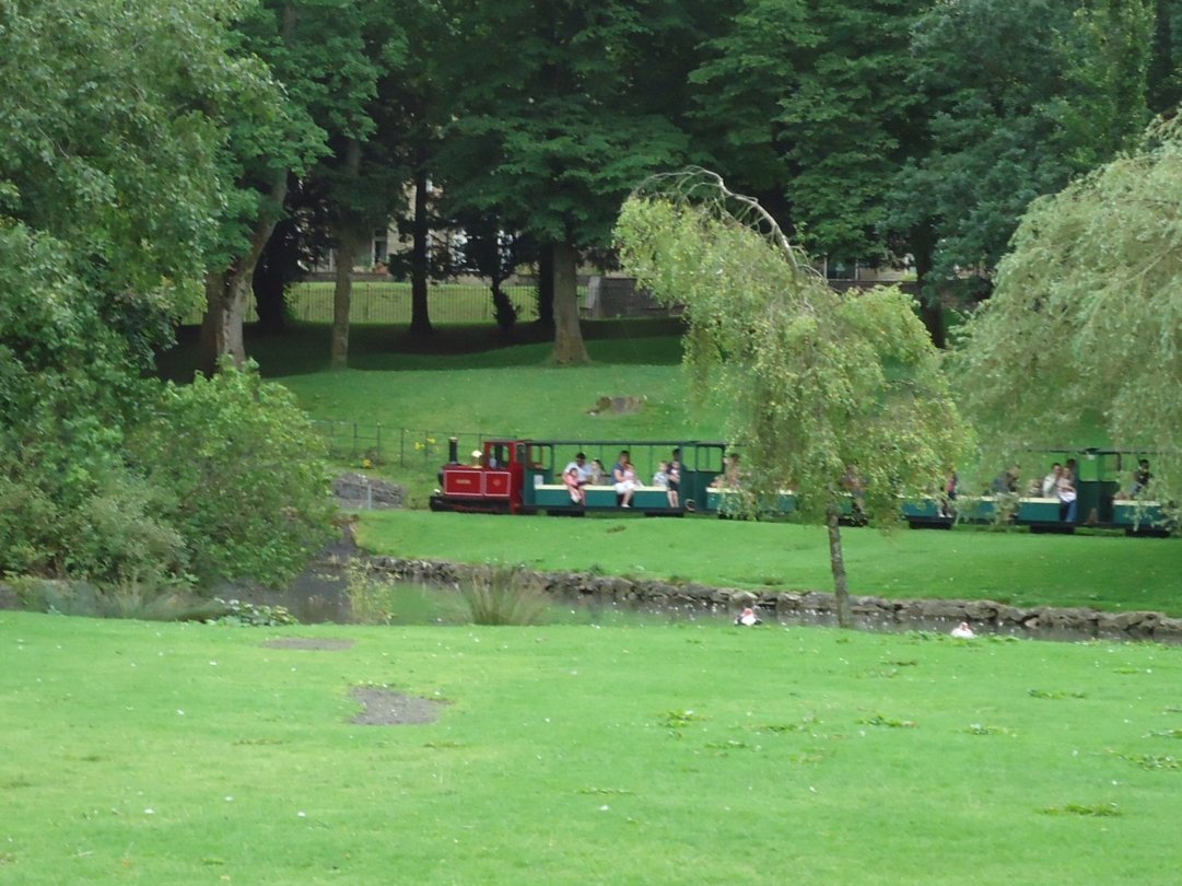 Working down the southern slopes of Pavilion Gardens