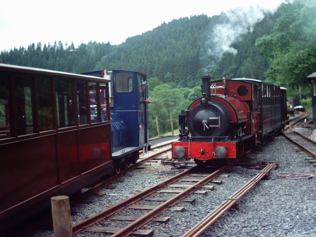 Corris locos 6 & 3 passing at Maespoeth