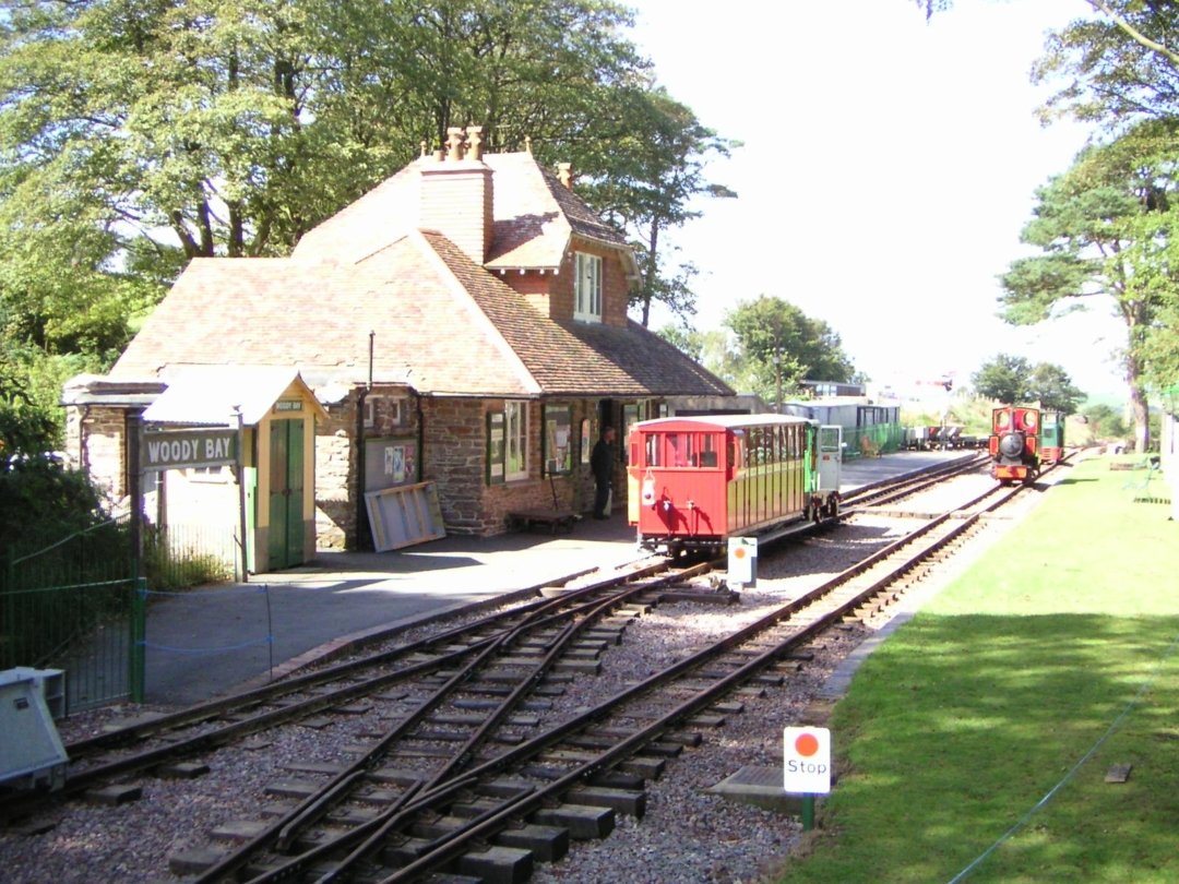 L&B train at Woody Bay