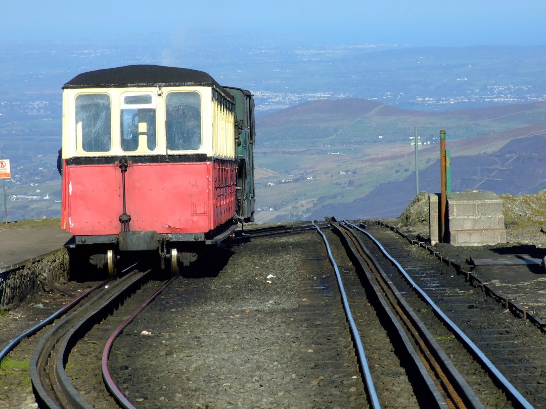 A clear day at Clogwyn