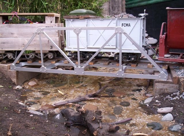 Steel truss bridge