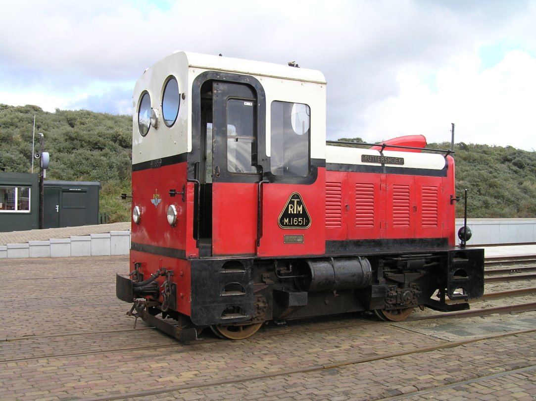 Shunter M1651, named Puttershoek at the Depot