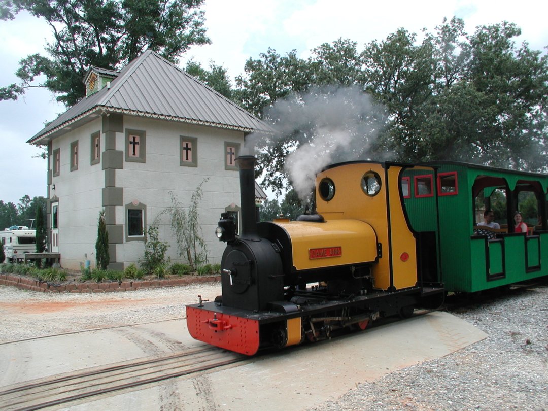 "Dame Ann" passing the Keep.