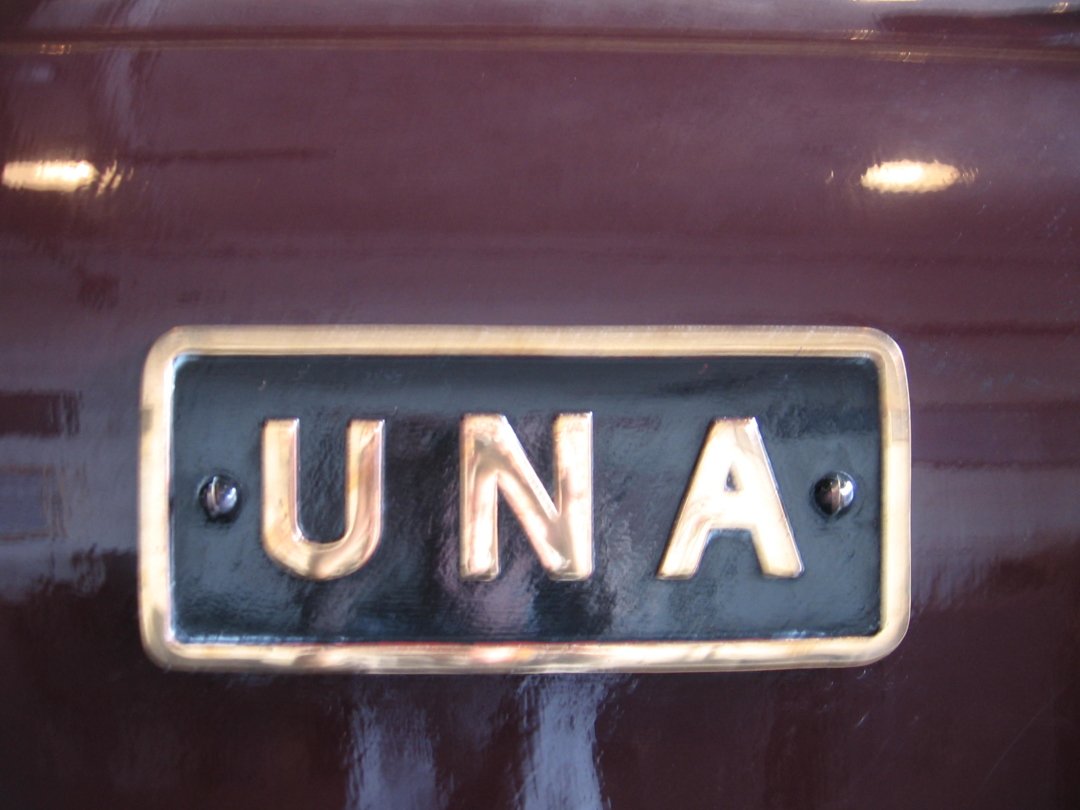 Una Nameplate