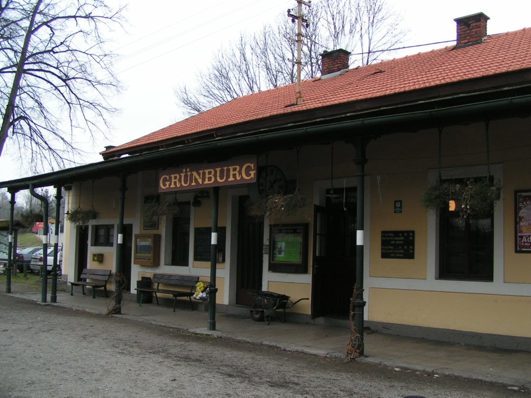 Grünburg Station