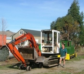 Digger on bogie & Price loco