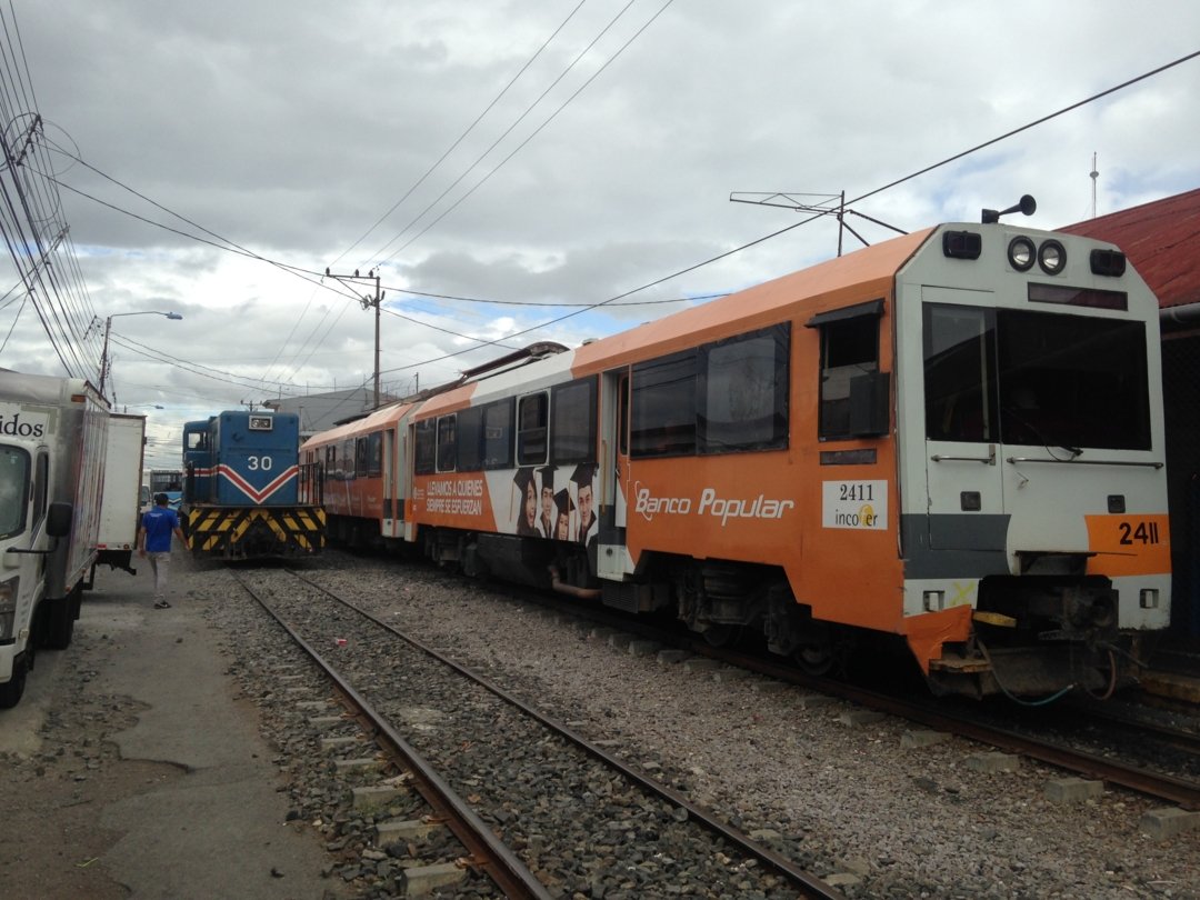 Ex FEVE Apollo set at Heredia station