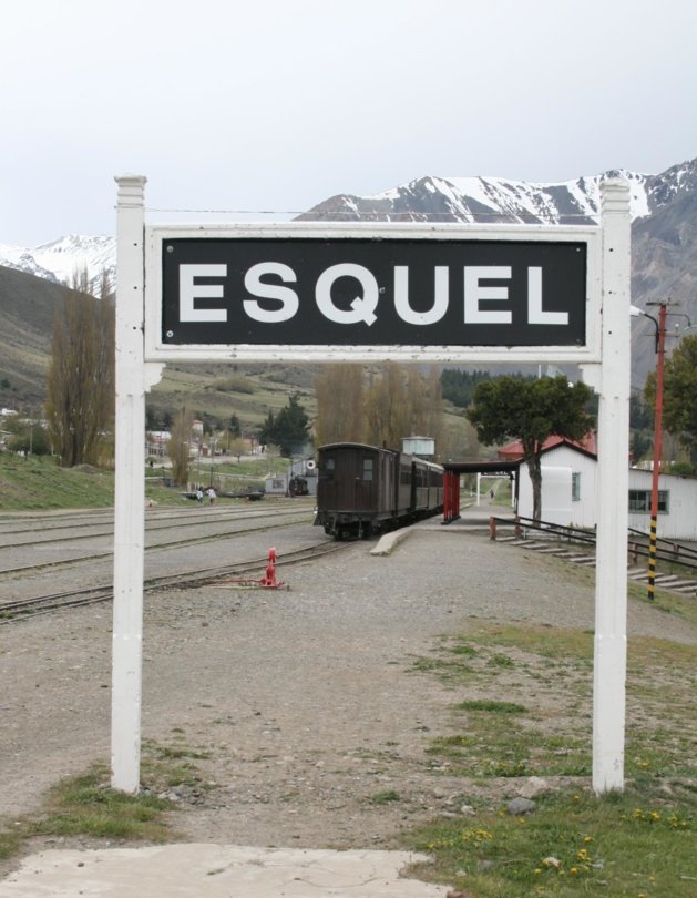 Train at Esquel