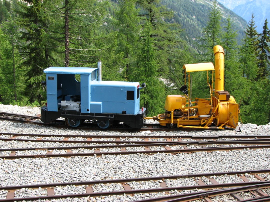 Ruston Diesel & Snowplough at Chateau d'Eau