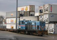 Incofer 34 shunting Dole container yard at Moin